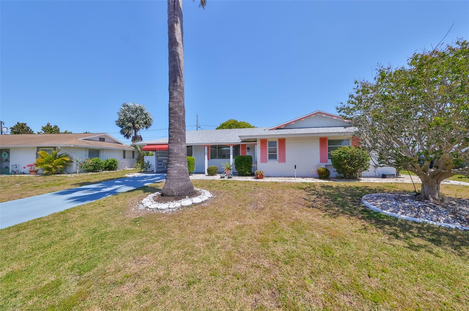 Property Photo:  713 Indian Wells Avenue  FL 33573 