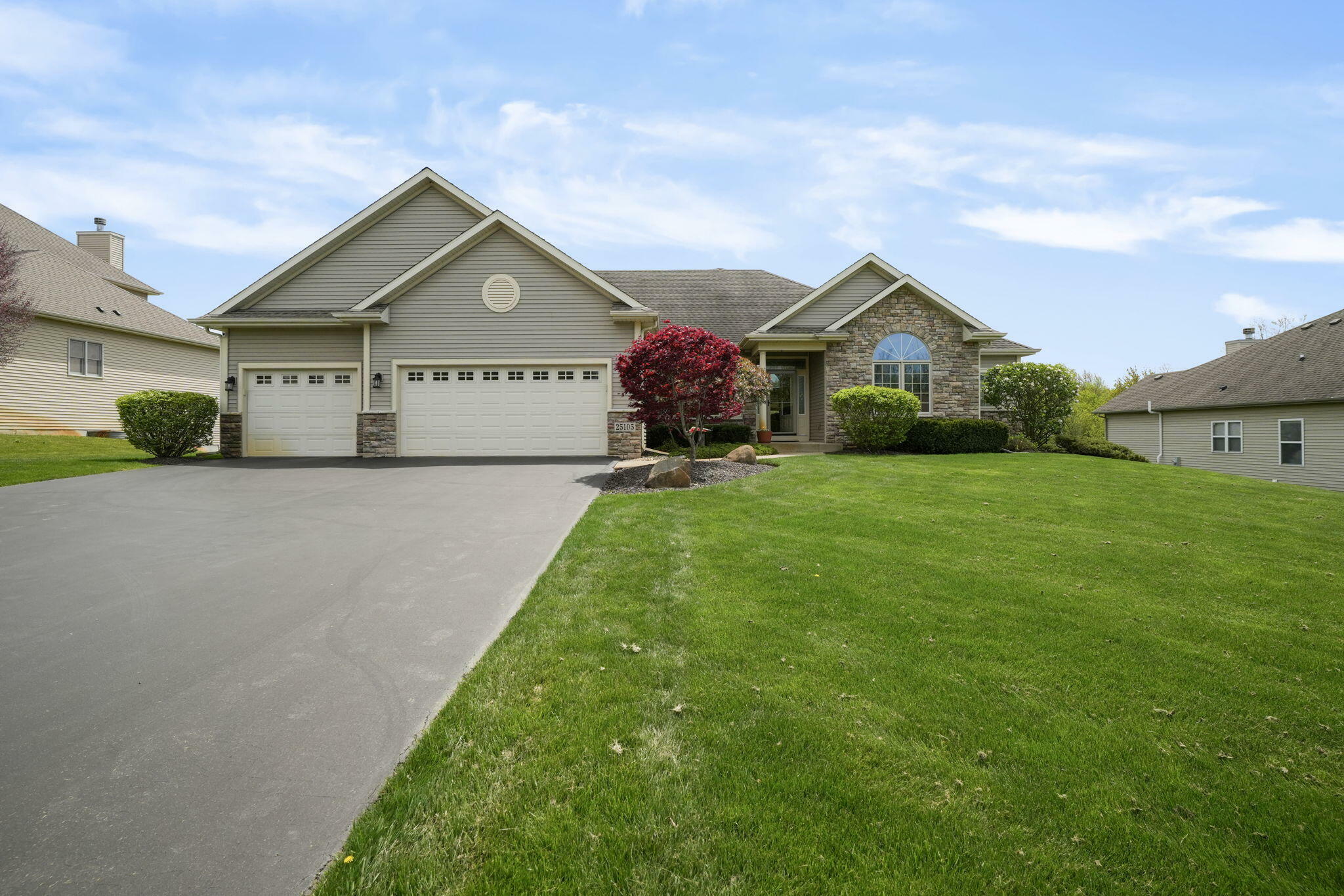 Property Photo:  25105 Runyard Way  WI 53179 