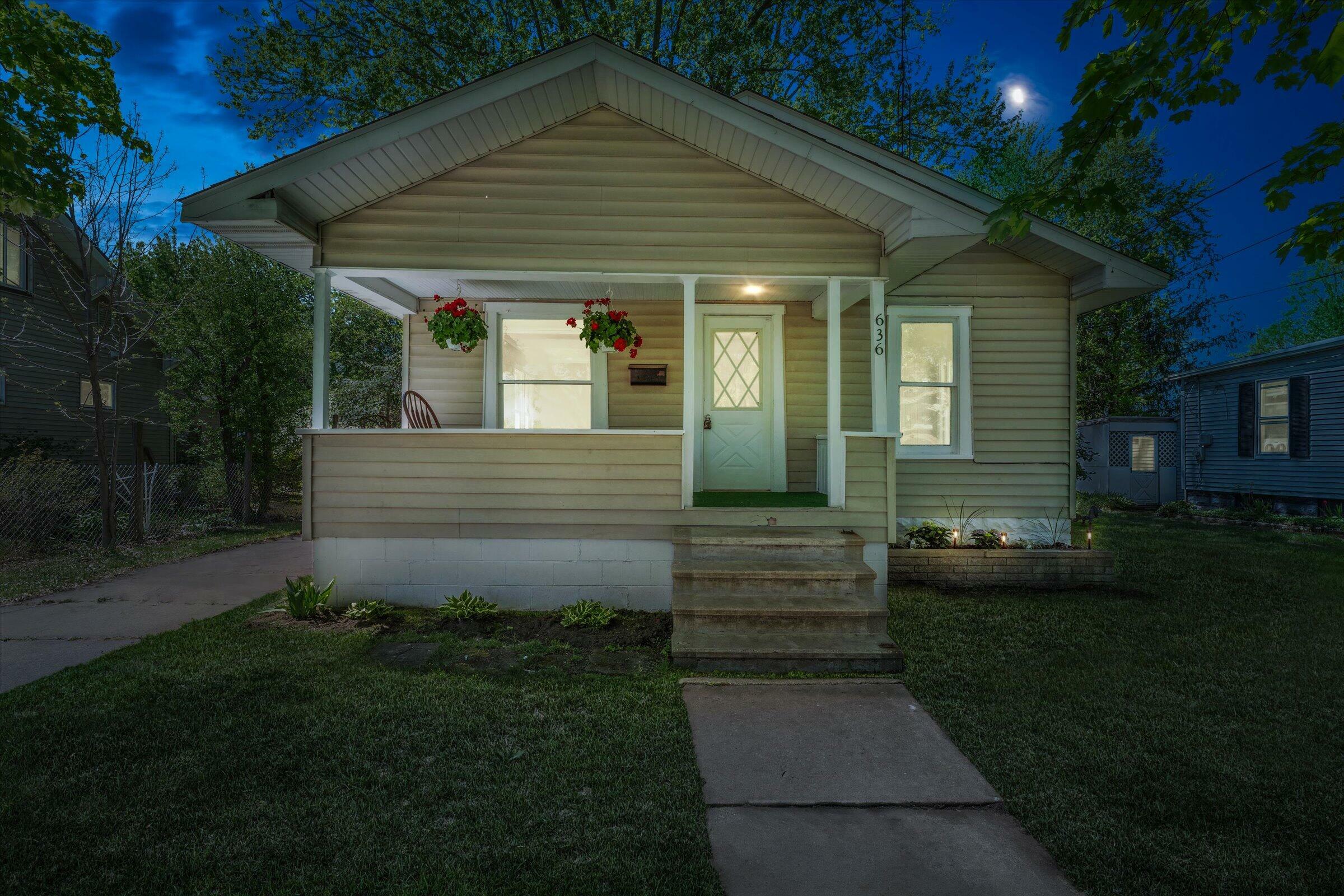 Property Photo:  636 N 7th Street  MI 49120 