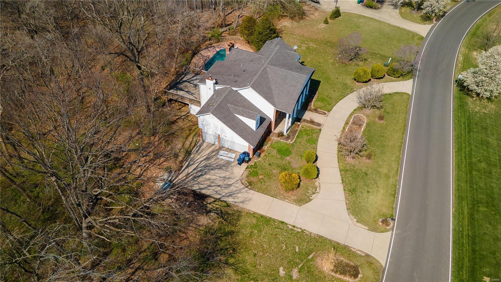 Property Photo:  9 Oak Bluff Drive  MO 63367 