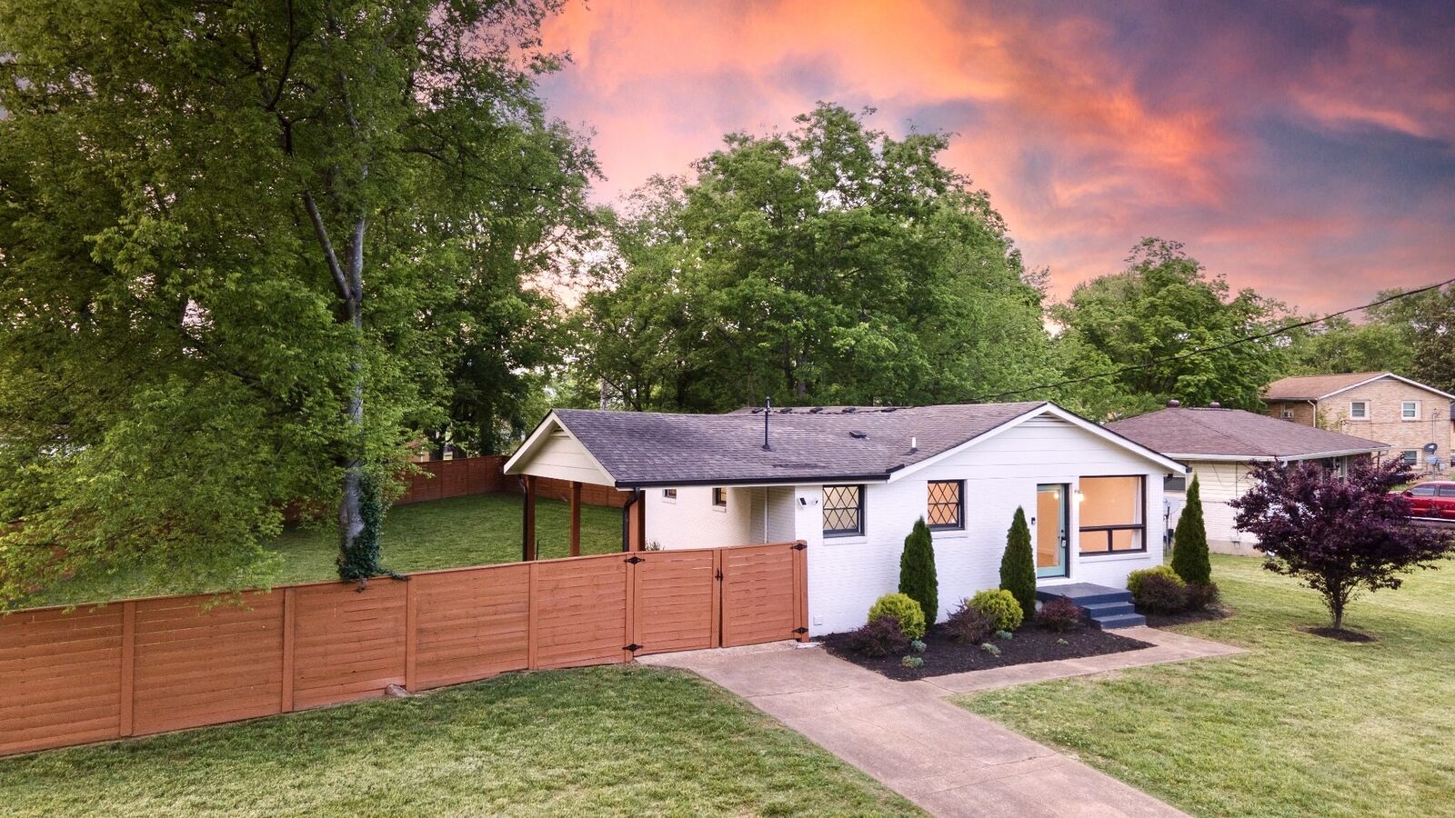 Property Photo: 3205 Crislynndale Dr TN 37207