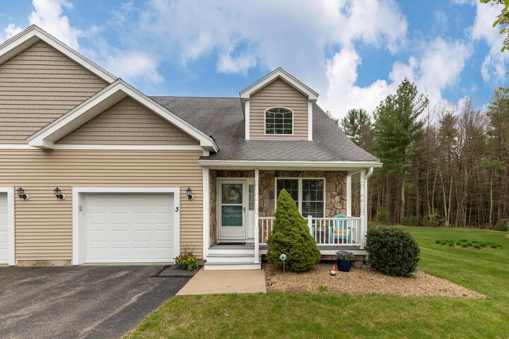 Property Photo:  3 Arbor Circle  NH 03052 