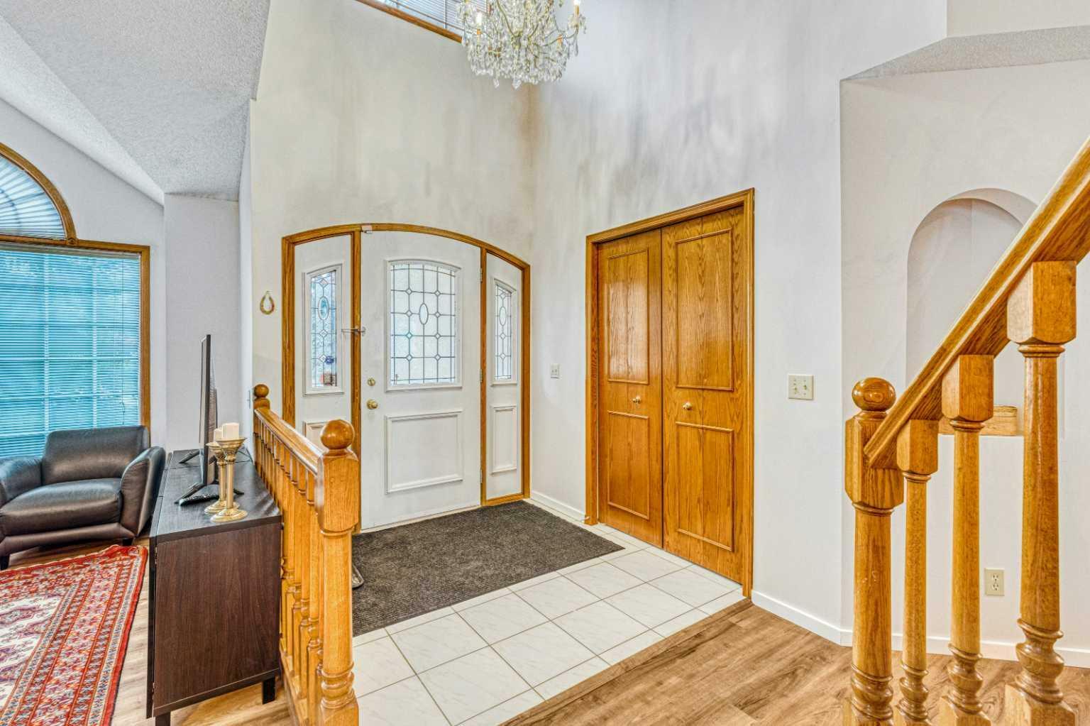 Property Photo:  8328 Edgevalley Drive NW  AB T3A 4X2 
