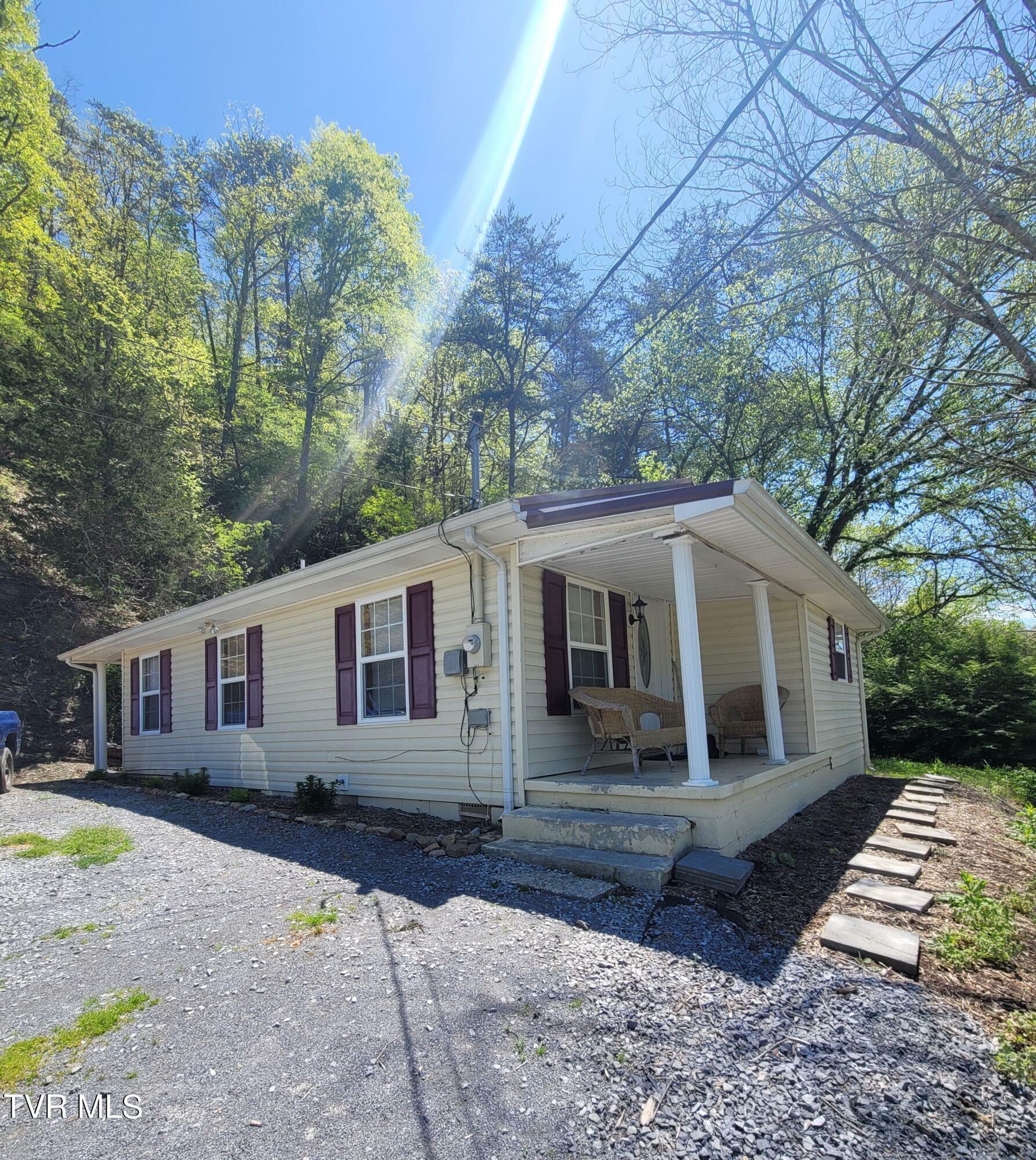 Property Photo:  1141 Piney Flats Road  TN 37694 