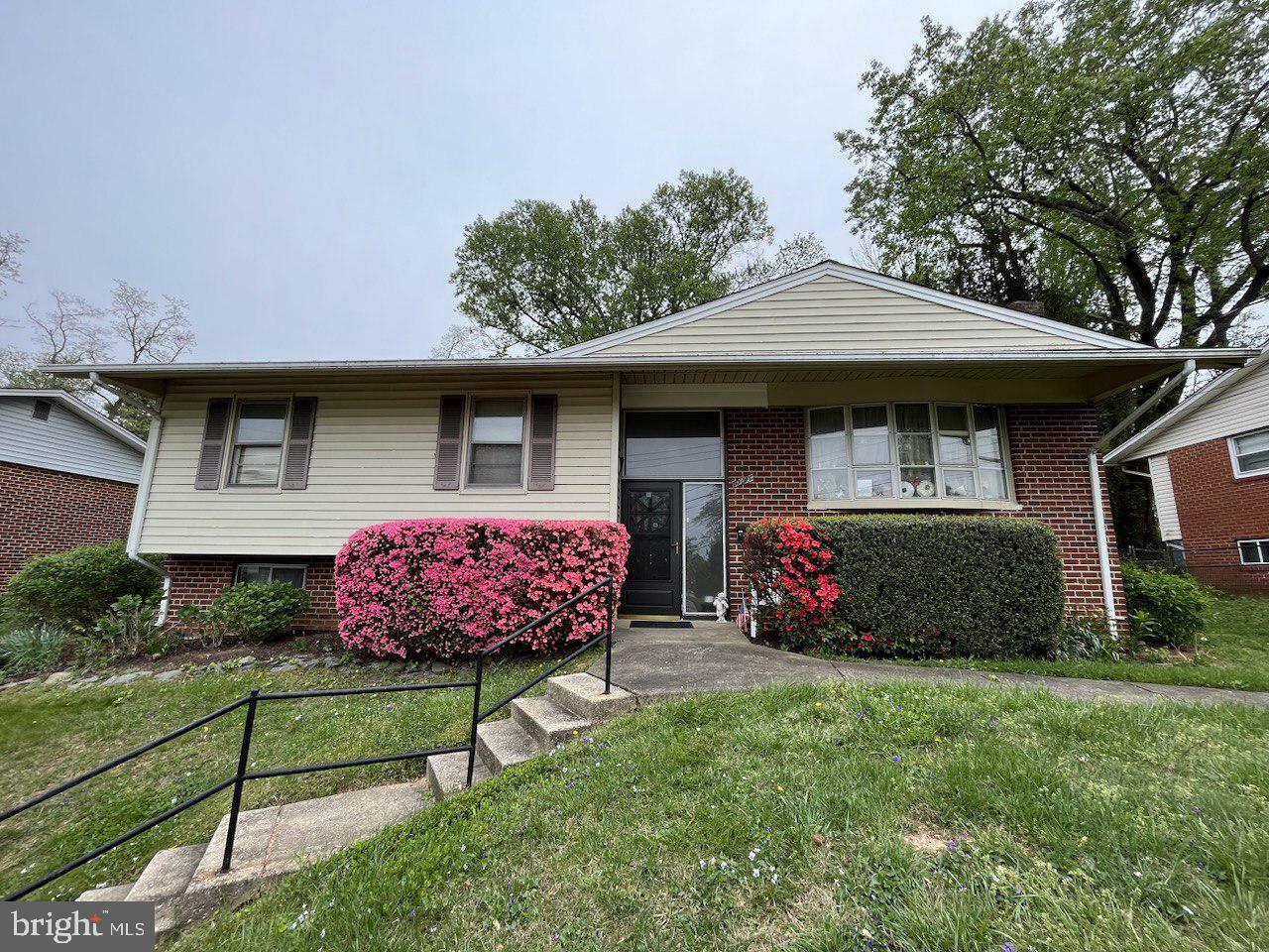 Property Photo: 4013 Thornton Street VA 22003