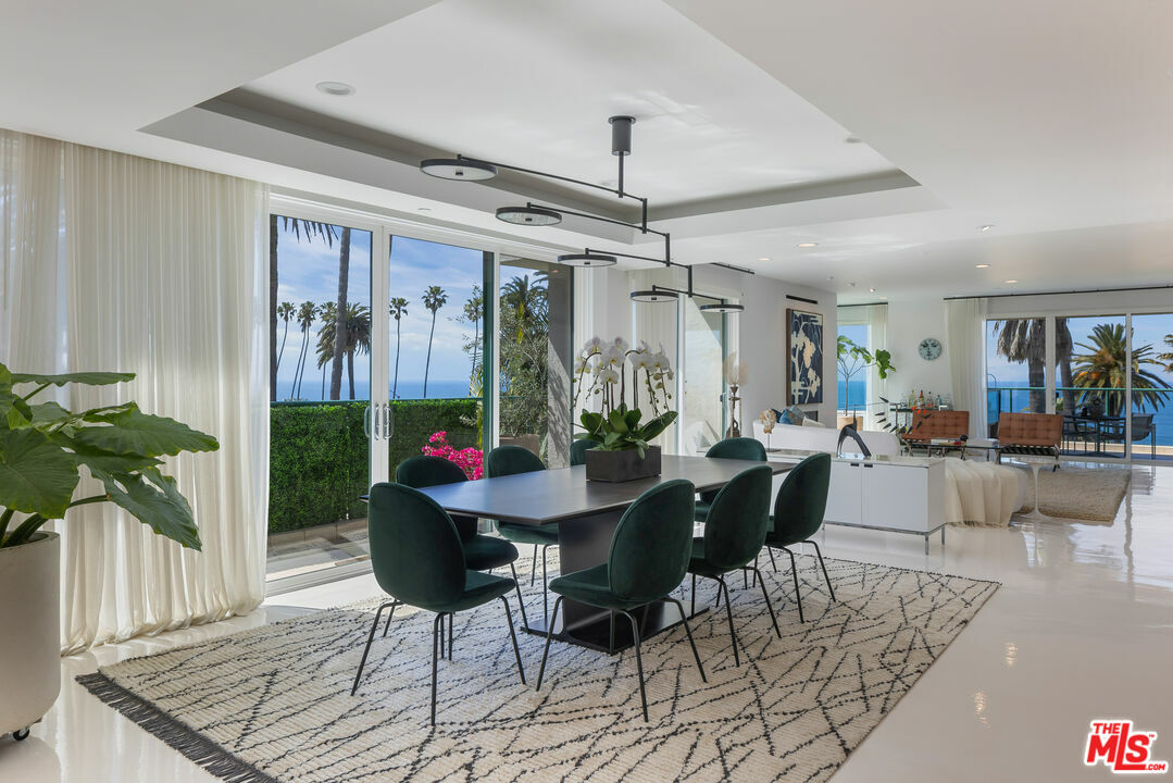 Property Photo:  951   Ocean Ave 404  CA 90403 