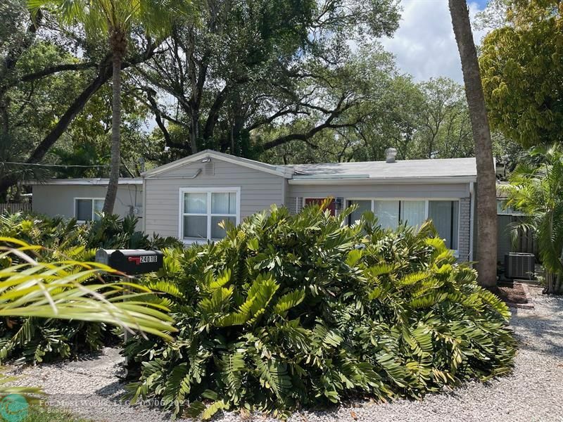 Property Photo:  2401 SW 15th Ave  FL 33315 