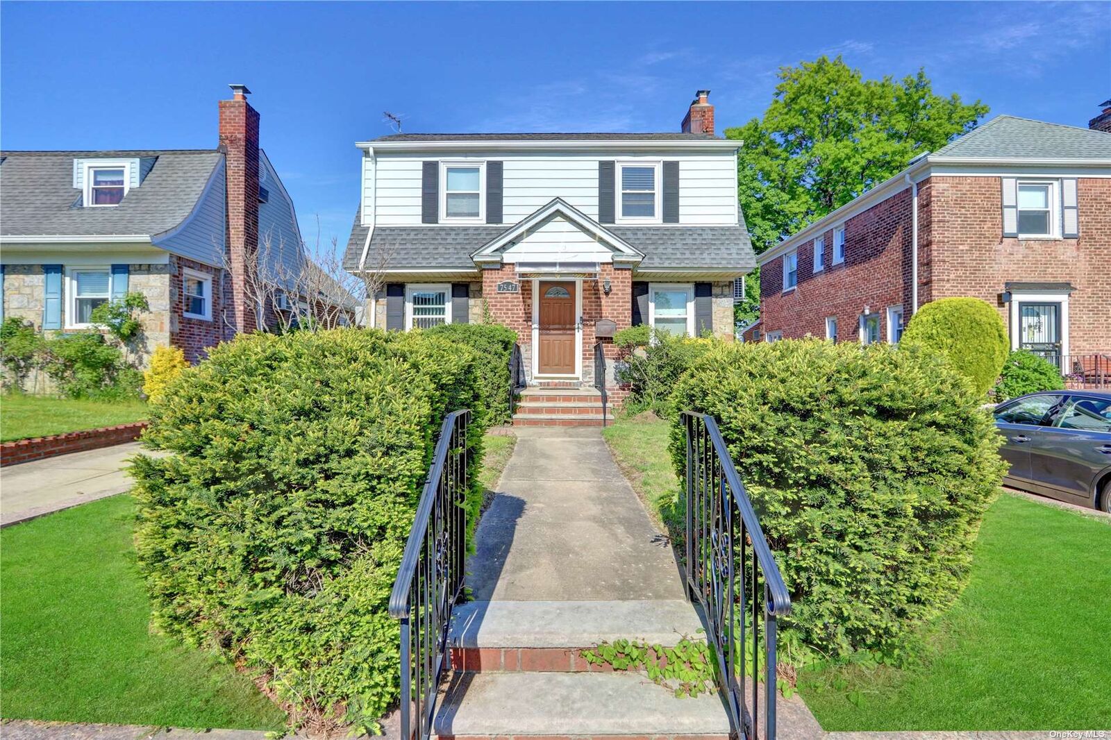 Property Photo:  75-47 182nd Street  NY 11366 