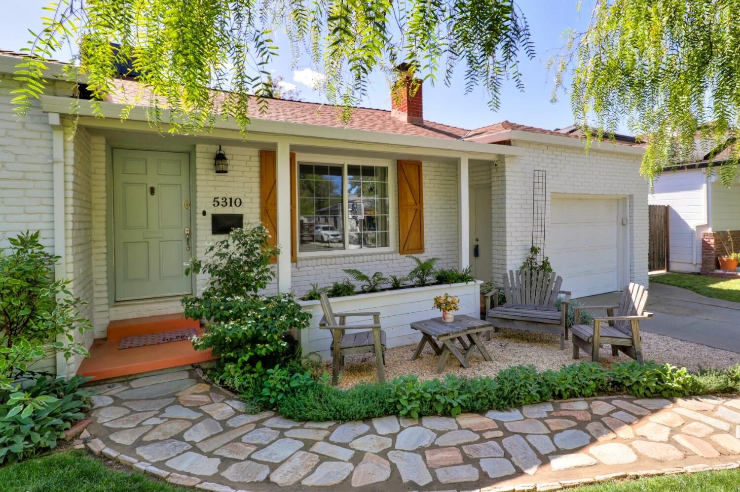 Property Photo: 5310 Virginia Way CA 95822