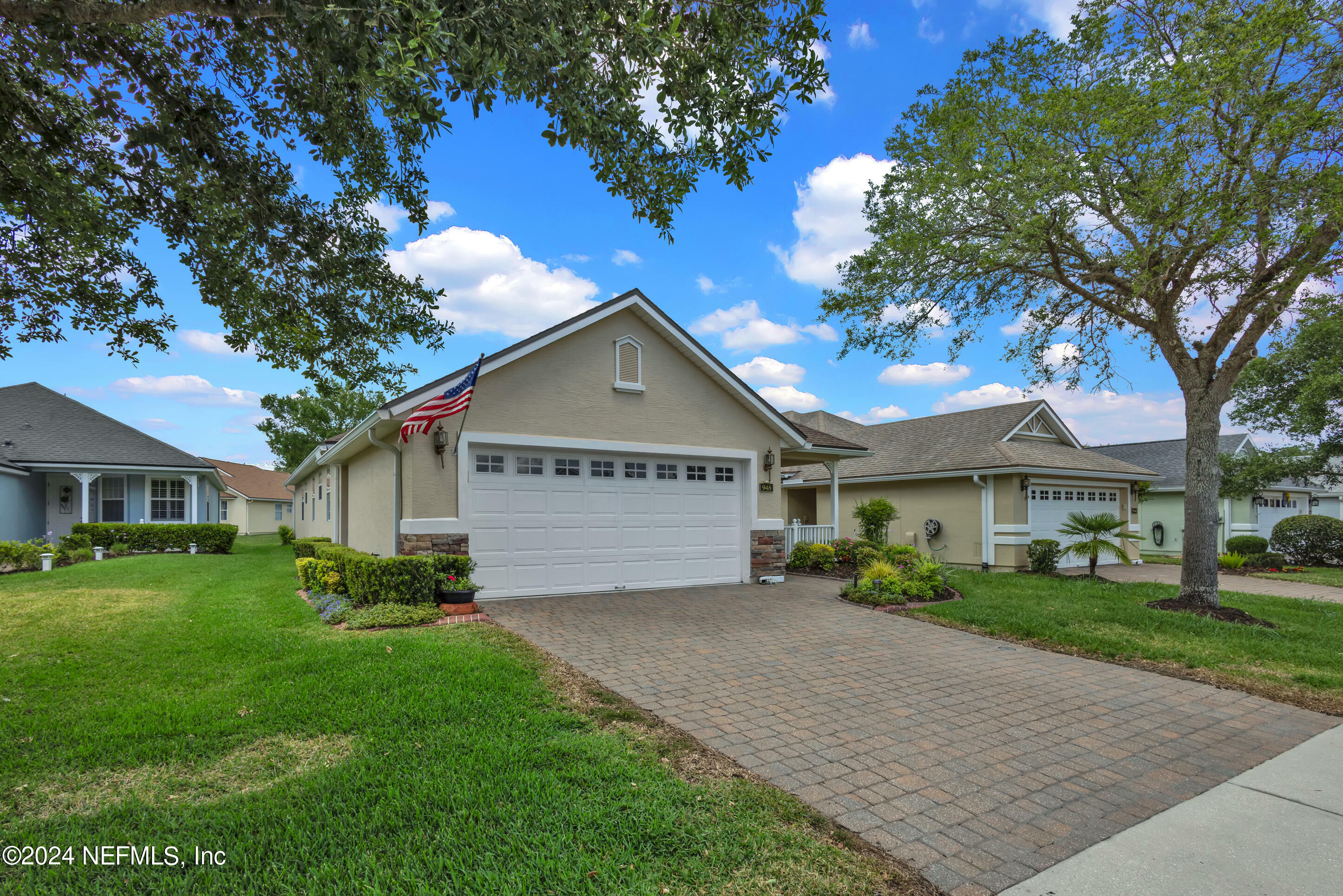 Property Photo:  948 Hazeltine Court  FL 32092 