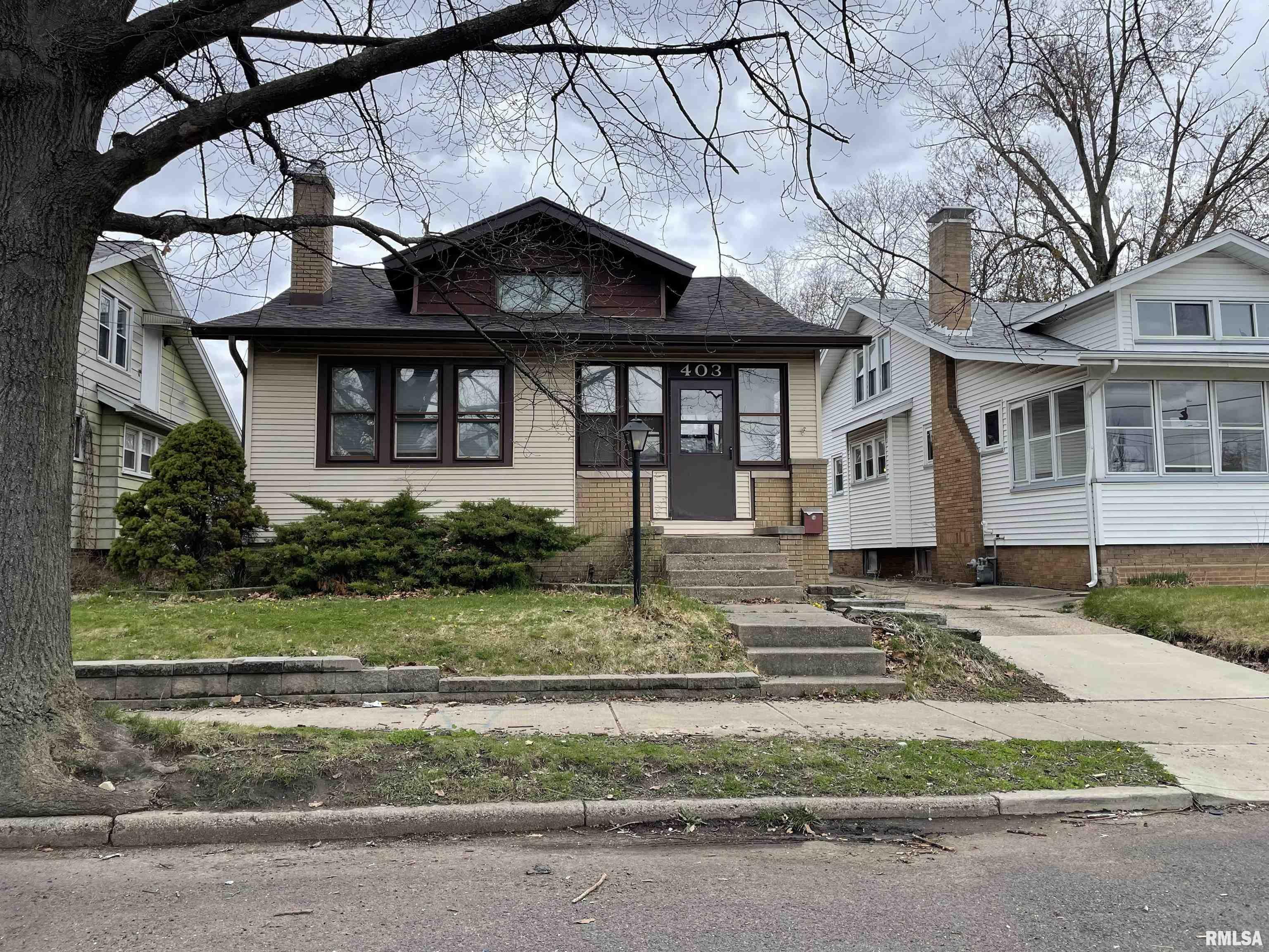 Property Photo:  403 E Archer Avenue  IL 61603 