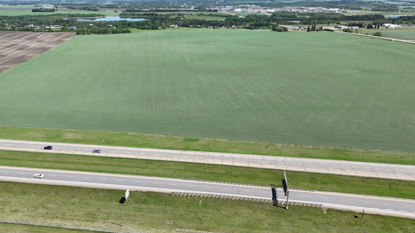 Property Photo: 7706 Highway 53 AB T4J 1R2