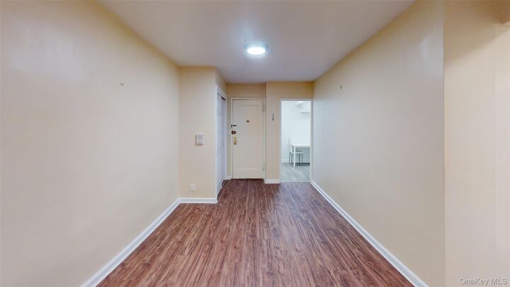 Property Photo:  50 White Oak Street 4B  NY 10801 