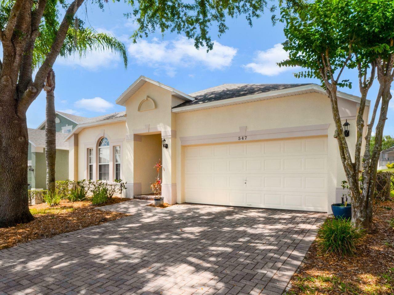 Property Photo:  547 Kensington Drive  FL 33897 