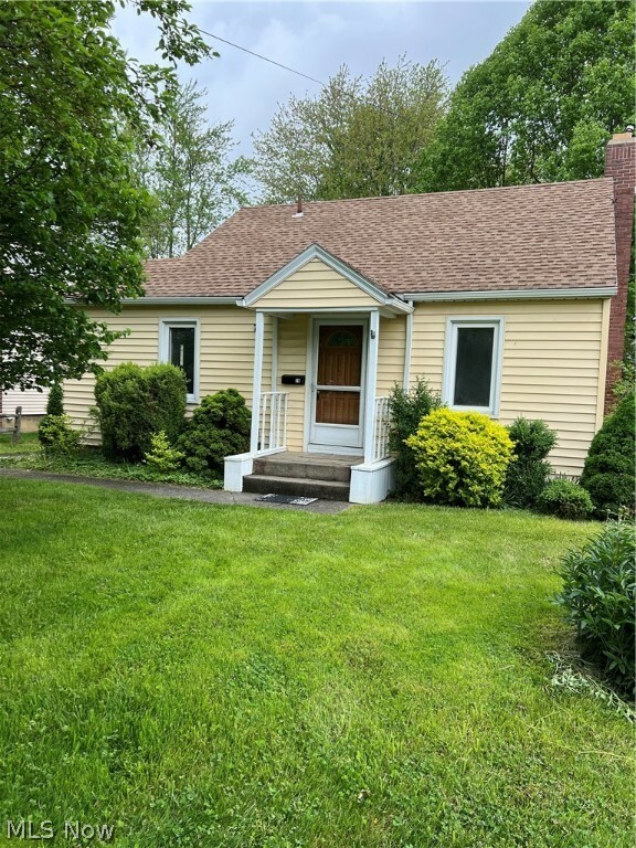 Property Photo:  74 Woodrow Avenue  OH 44512 