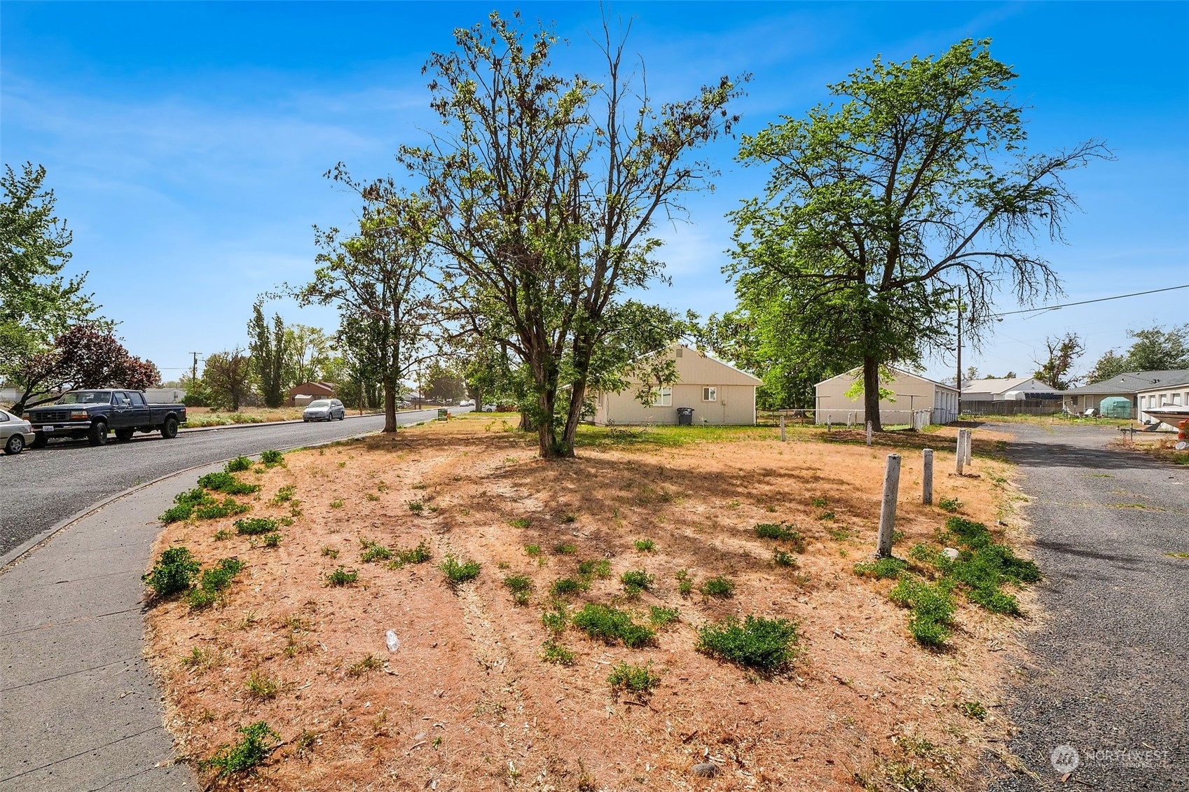 Property Photo:  1211 1213 Vandenberg Avenue  WA 98837 