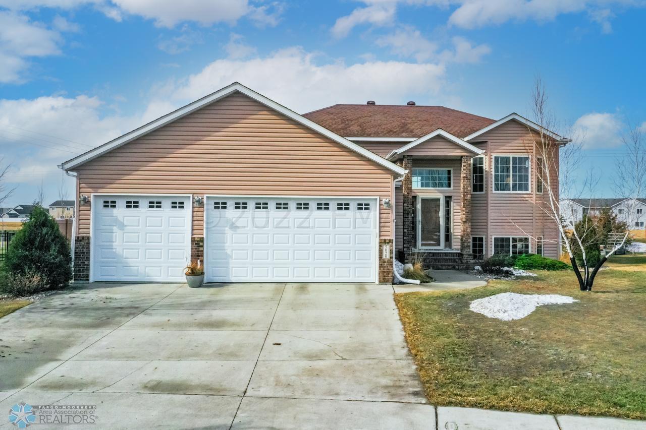 Property Photo: 5020 45 Avenue S ND 58104
