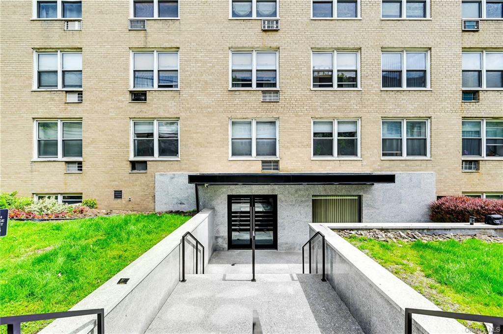 Property Photo:  377 Westchester Avenue 6M  NY 10573 