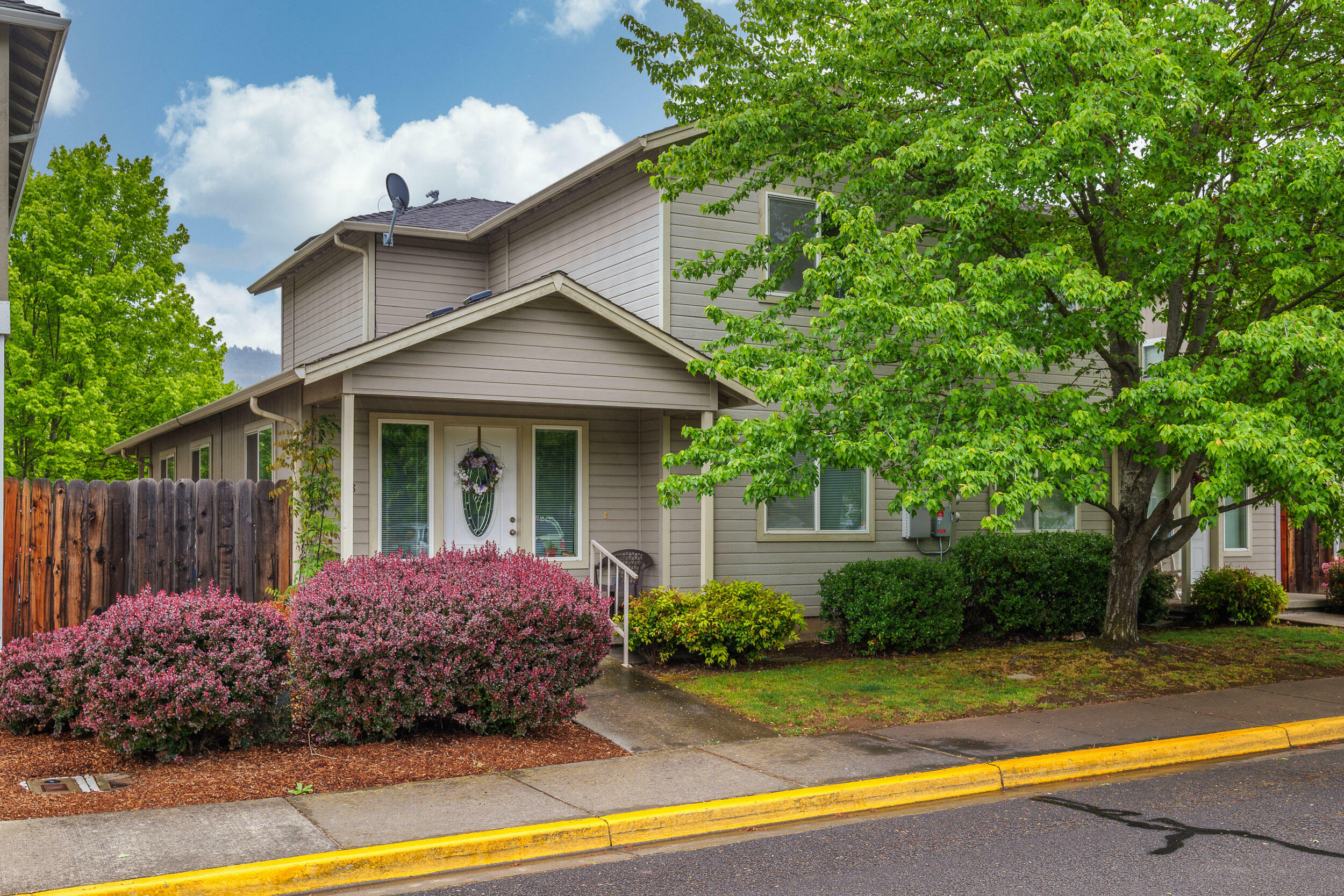 Property Photo:  3168 Juniper Ridge Drive B  OR 97504 