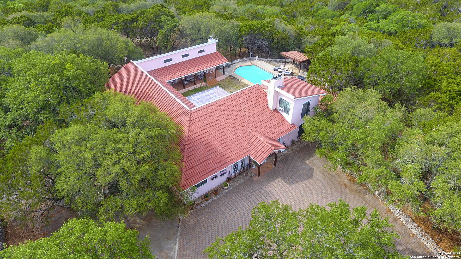 Property Photo: 719 Cypress Bend Dr TX 78006