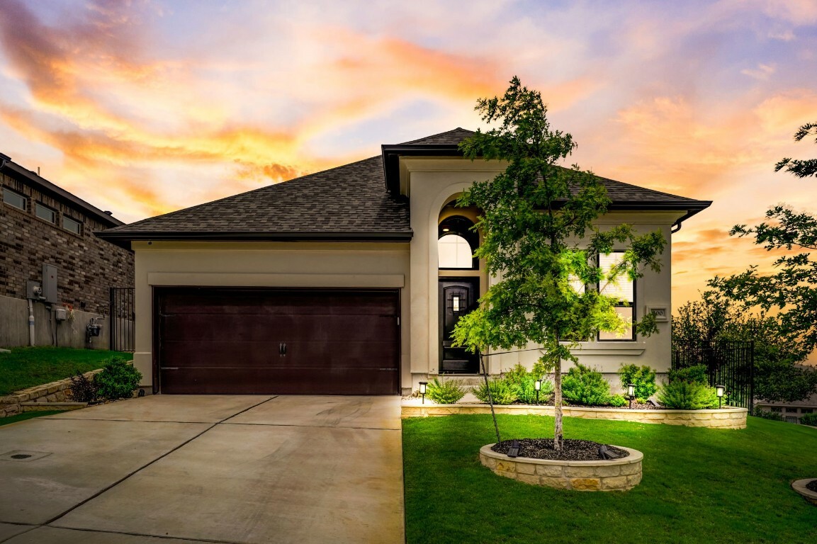 Property Photo: 300 Berkeley Place TX 78628