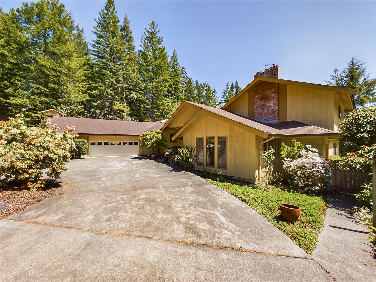 Property Photo: 2913 Greenwood Heights Drive CA 95549