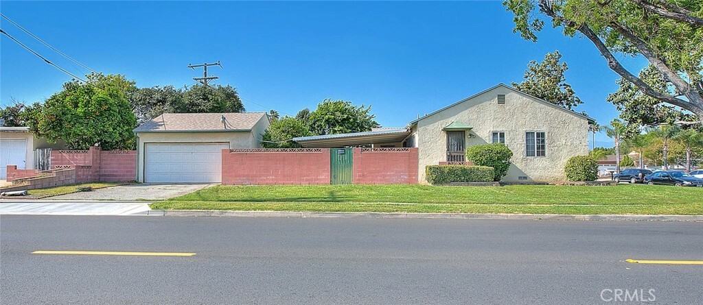 Property Photo:  812 N Millard Avenue  CA 92376 