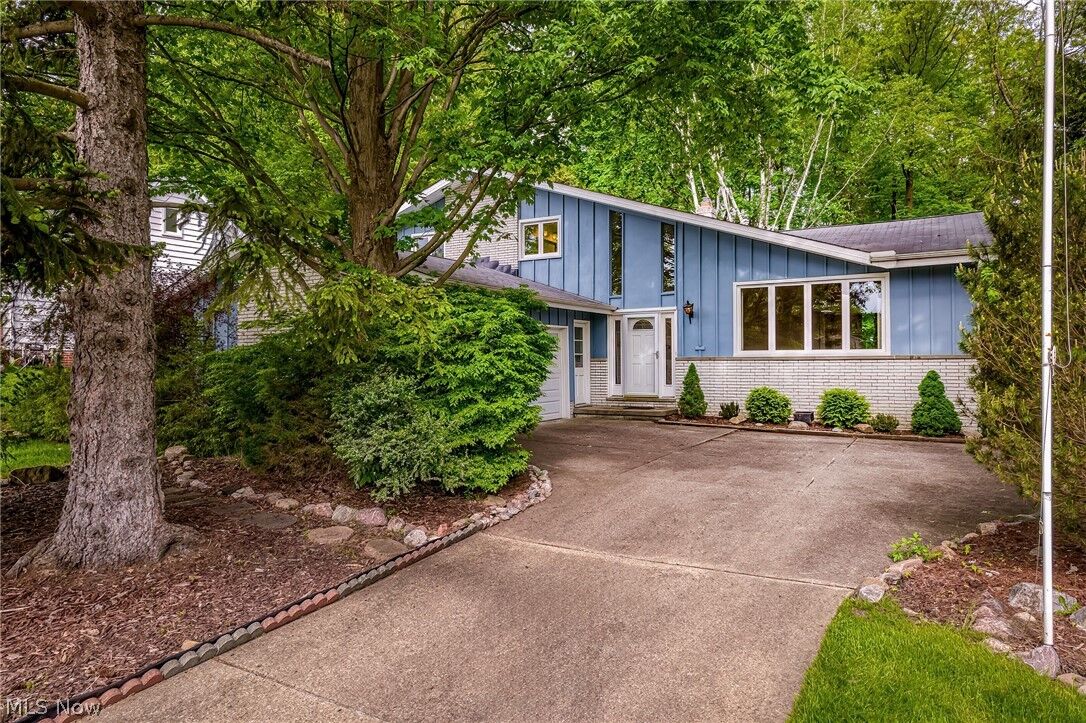 Property Photo:  5655 Janet Boulevard  OH 44139 
