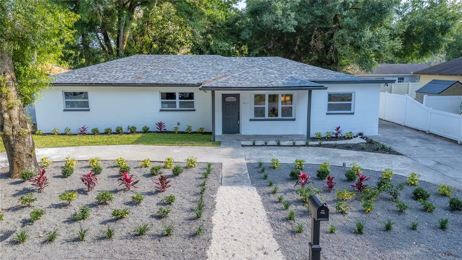 Property Photo:  1511 E Ford Street  FL 33610 