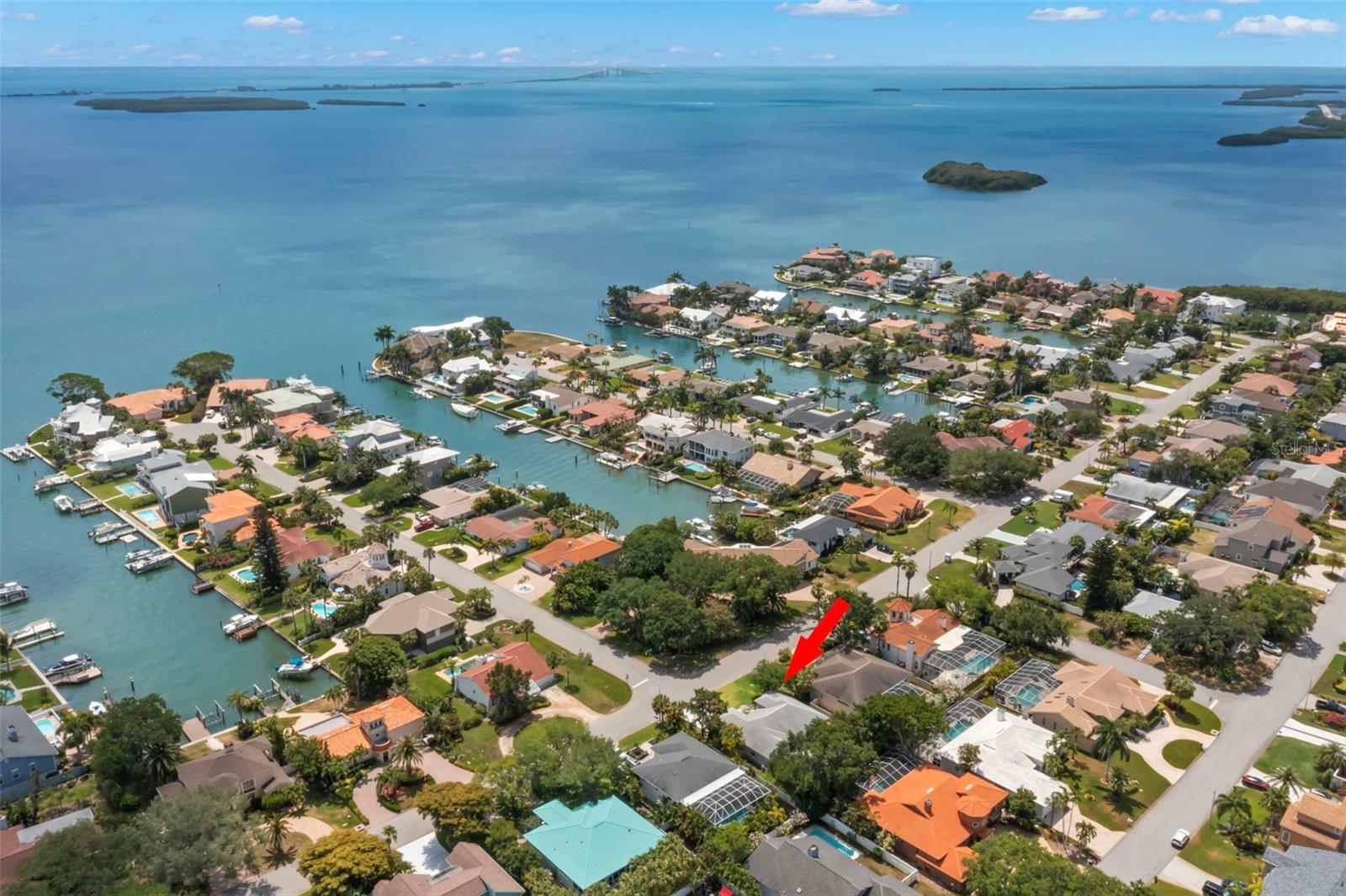 Property Photo:  860 2nd Avenue S  FL 33715 