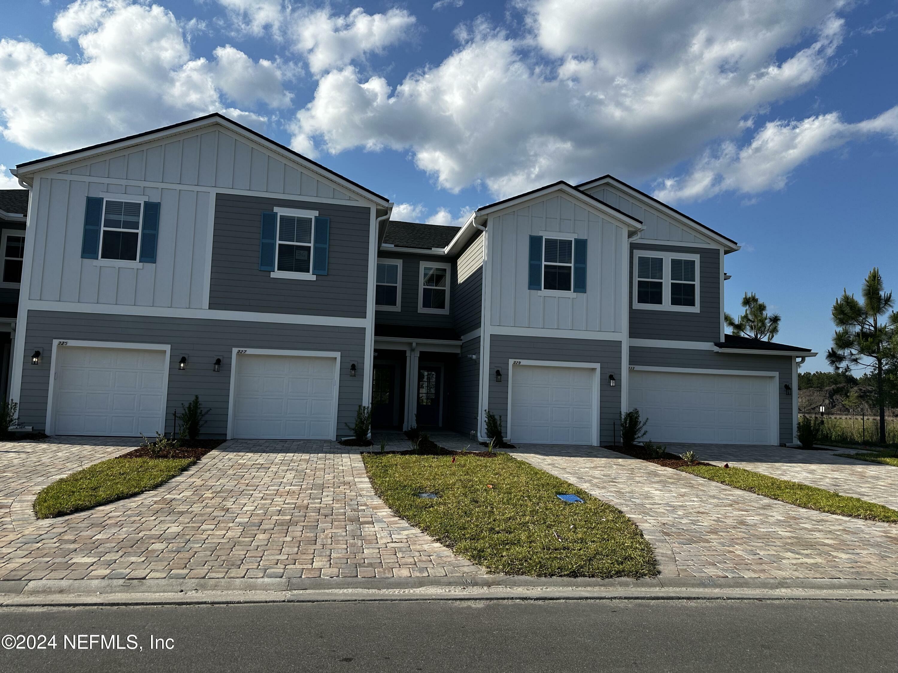 Property Photo:  329 Brandon Lks Drive  FL 32092 