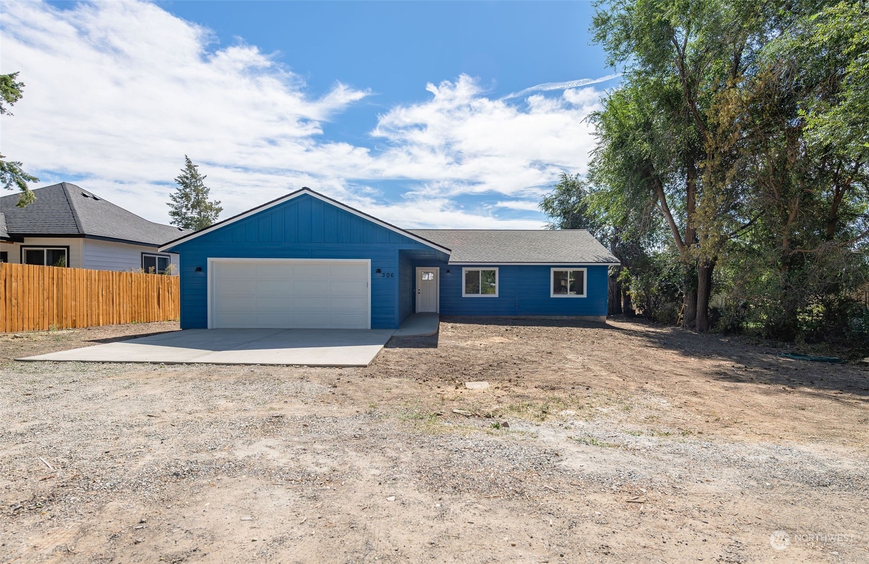 Property Photo:  306 W Walnut Street  WA 98858 