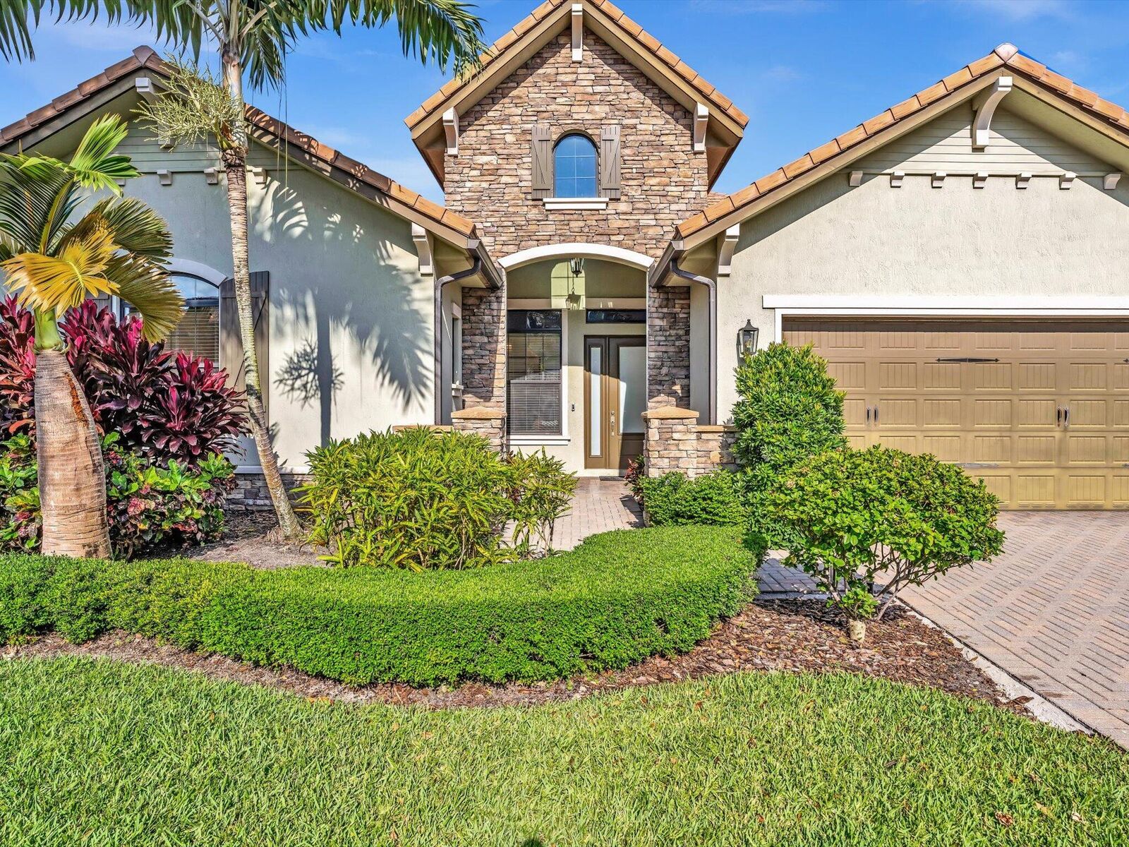 Property Photo: 17703 Cadena Drive FL 33496
