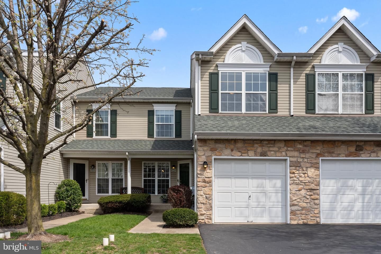 Property Photo: 643 Green View Court PA 19462