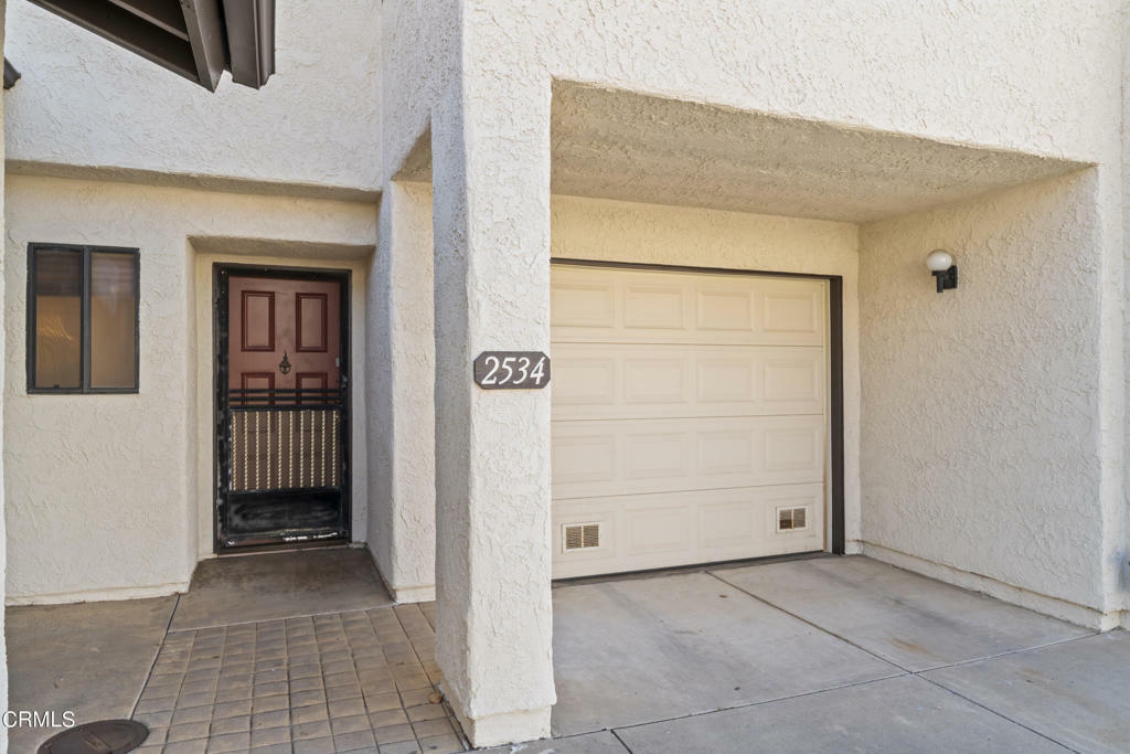 Property Photo:  2534 Danube Way  CA 93036 