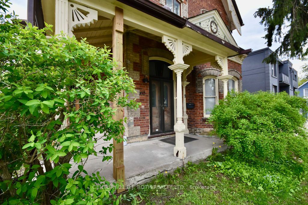 Property Photo:  102 Peel St  ON L4M 3L4 