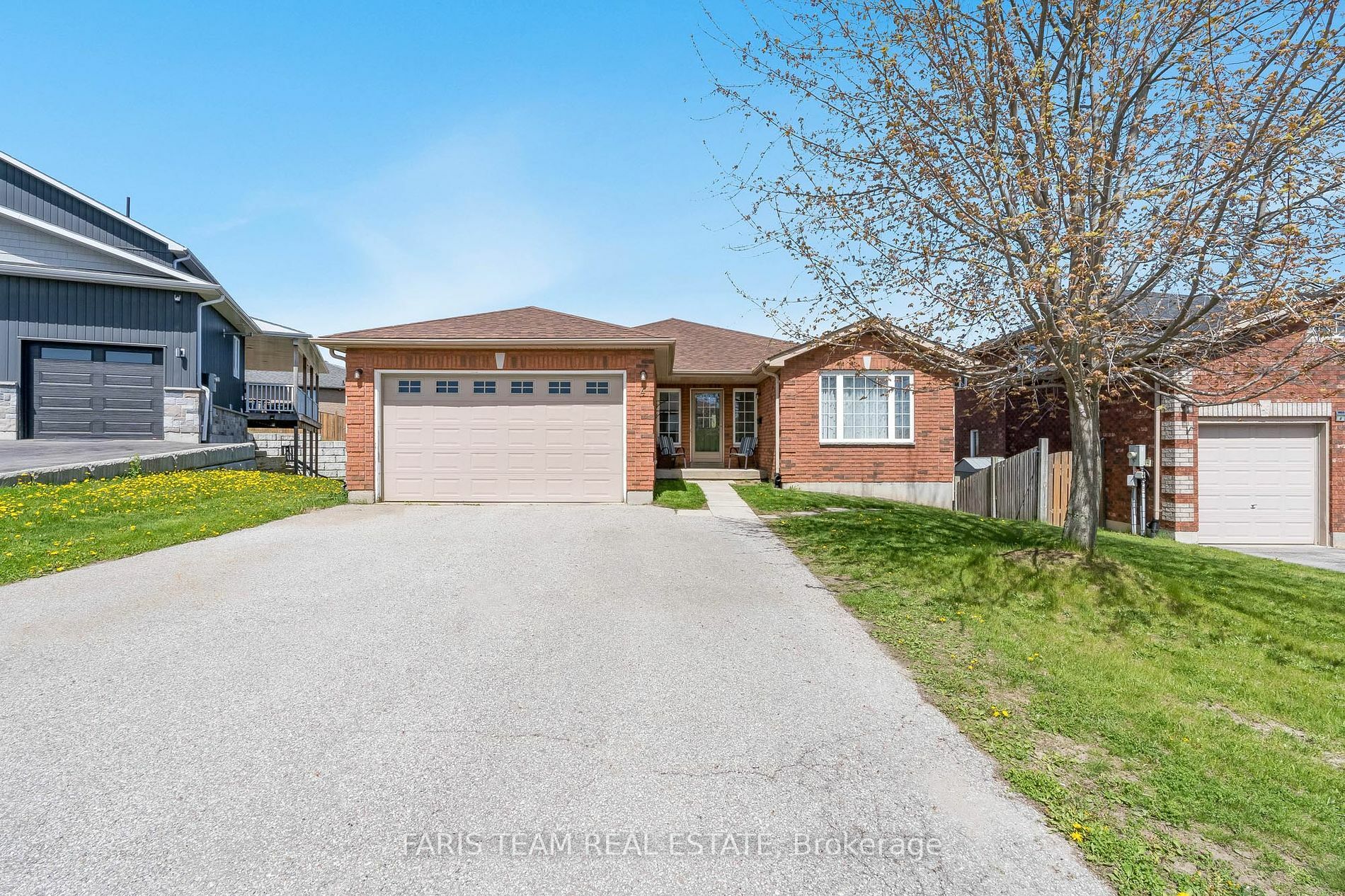 4 Marjoy Ave  Barrie ON L4M 6N6 photo
