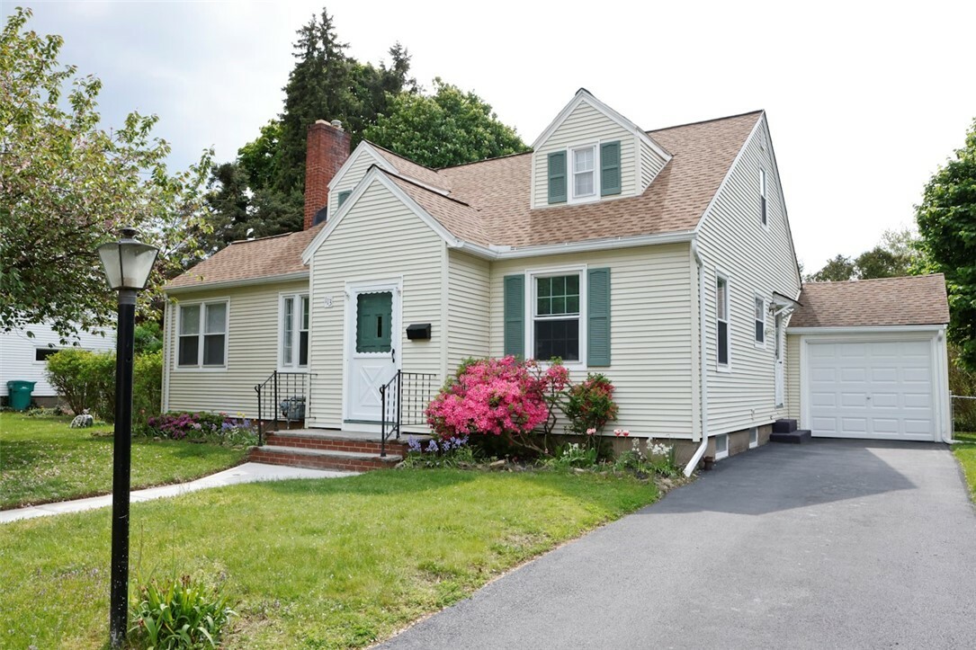 Property Photo:  113 Nantucket Road  NY 14626 