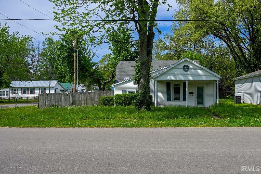 Property Photo: 615 Washington Street IN 47635-1248