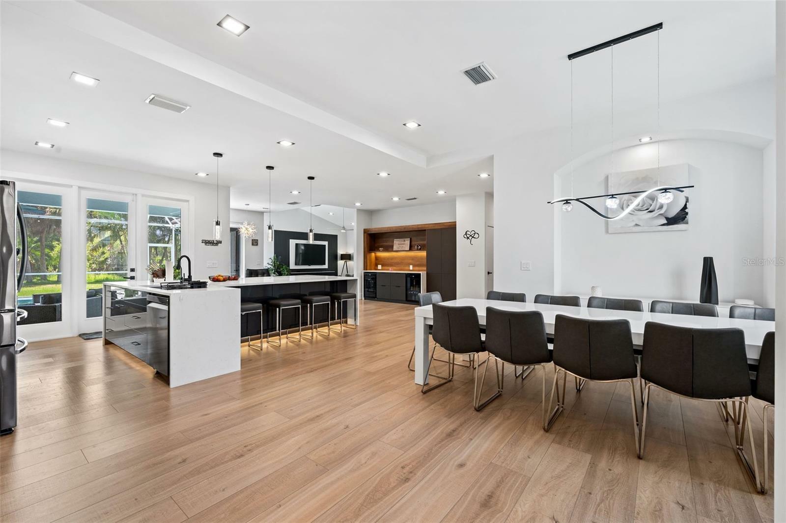 Property Photo: 5285 Far Oak Circle FL 34238
