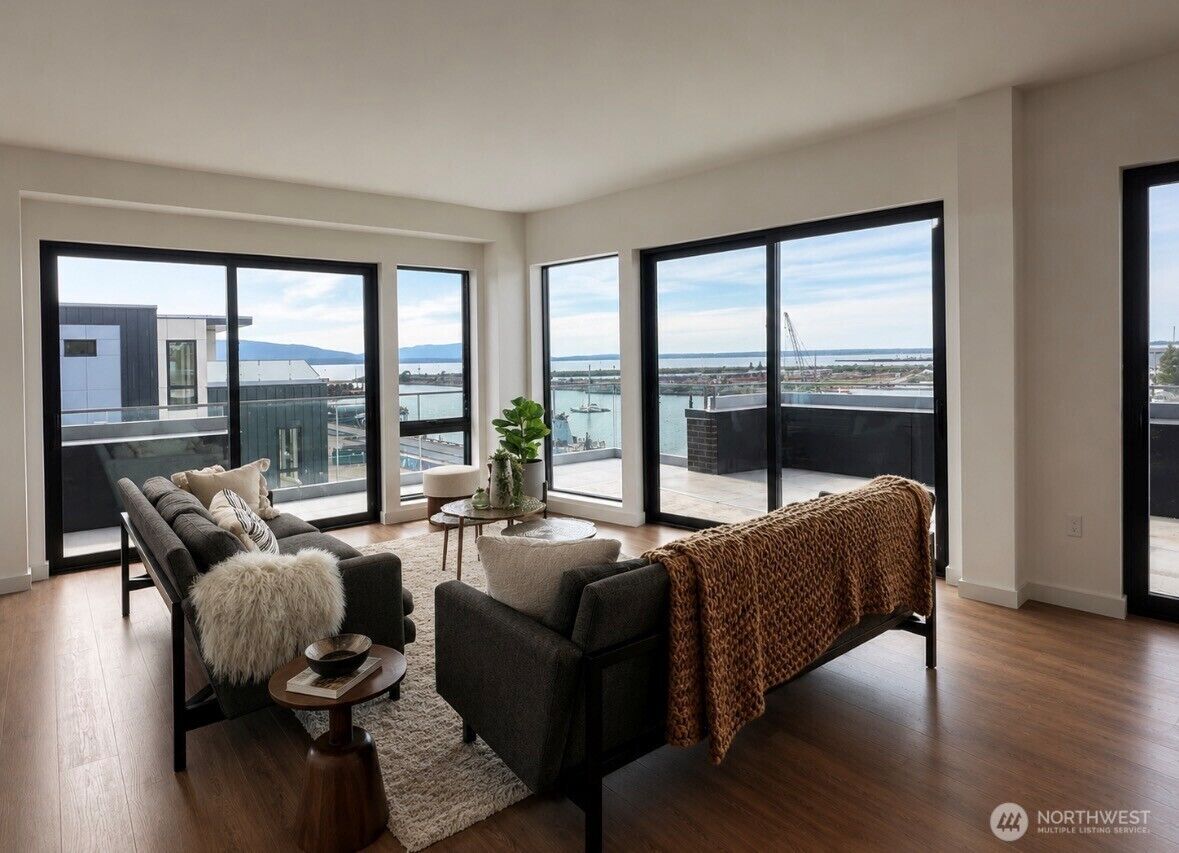 Property Photo:  1025  Granary Avenue 501  WA 98225 