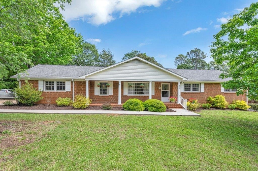 Property Photo:  388 Lake Forest Drive  SC 29307 