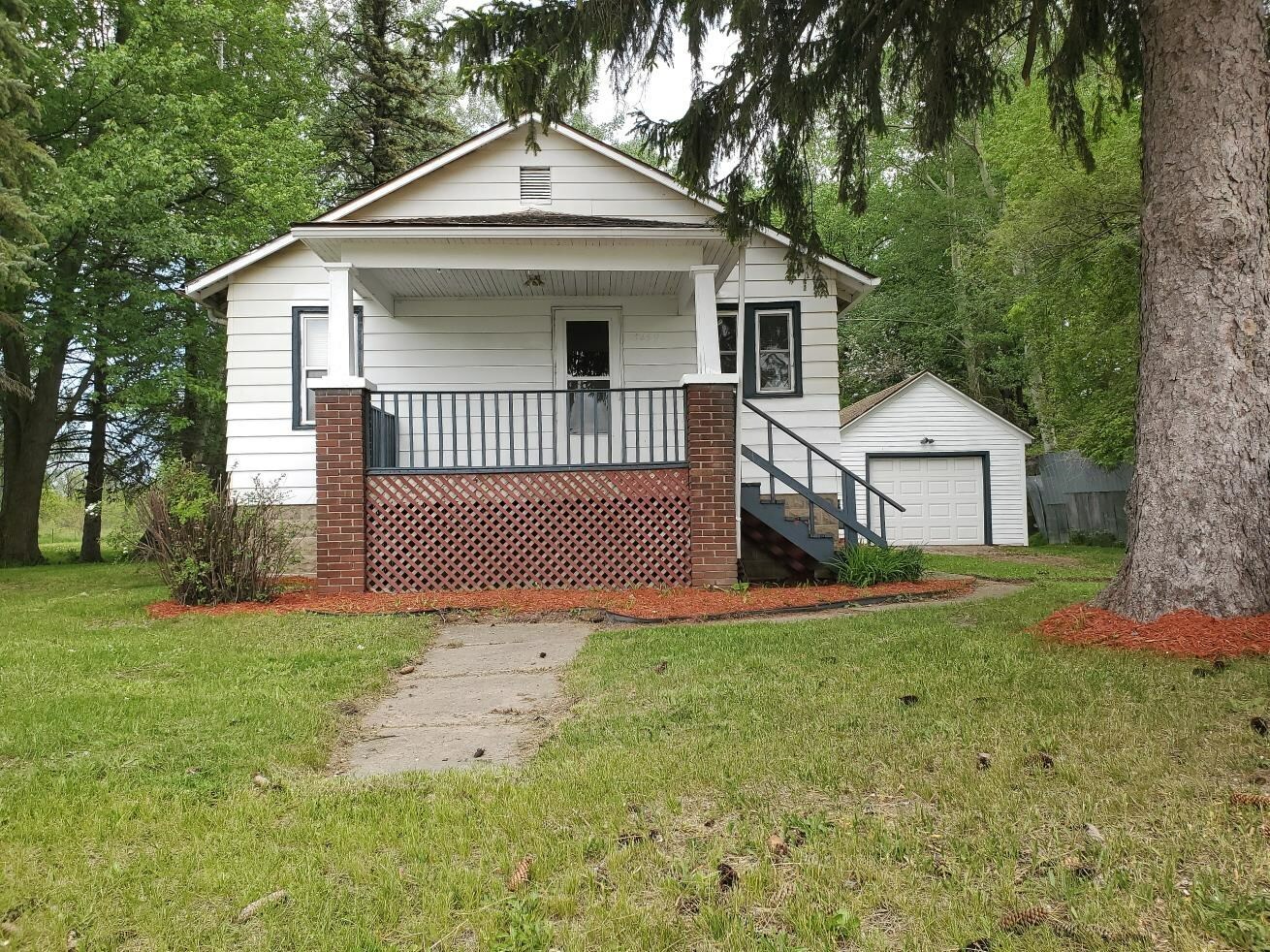 Property Photo:  8459 E Monroe  MI 48622 