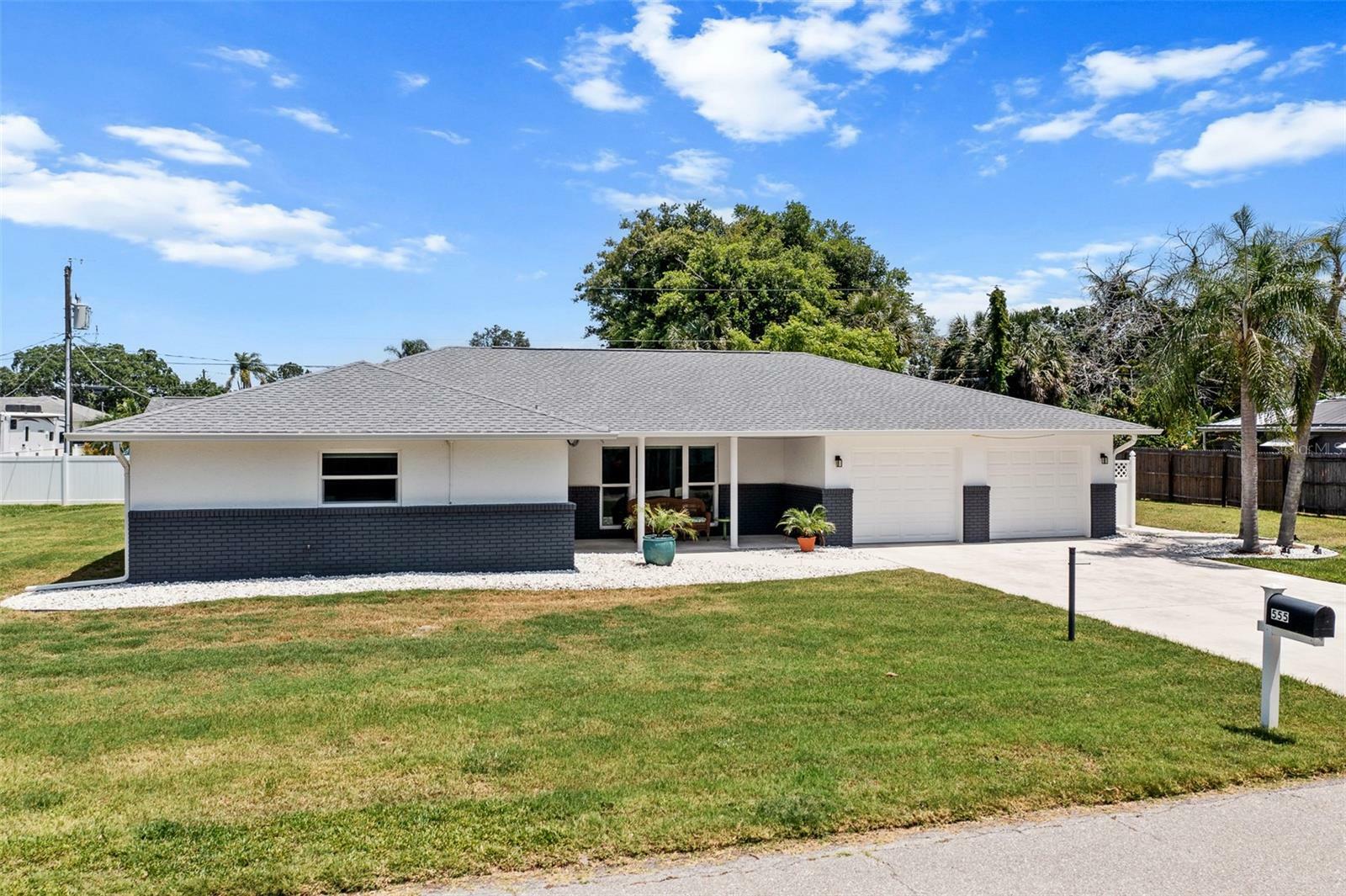 Property Photo:  555 Tanager Road  FL 34293 