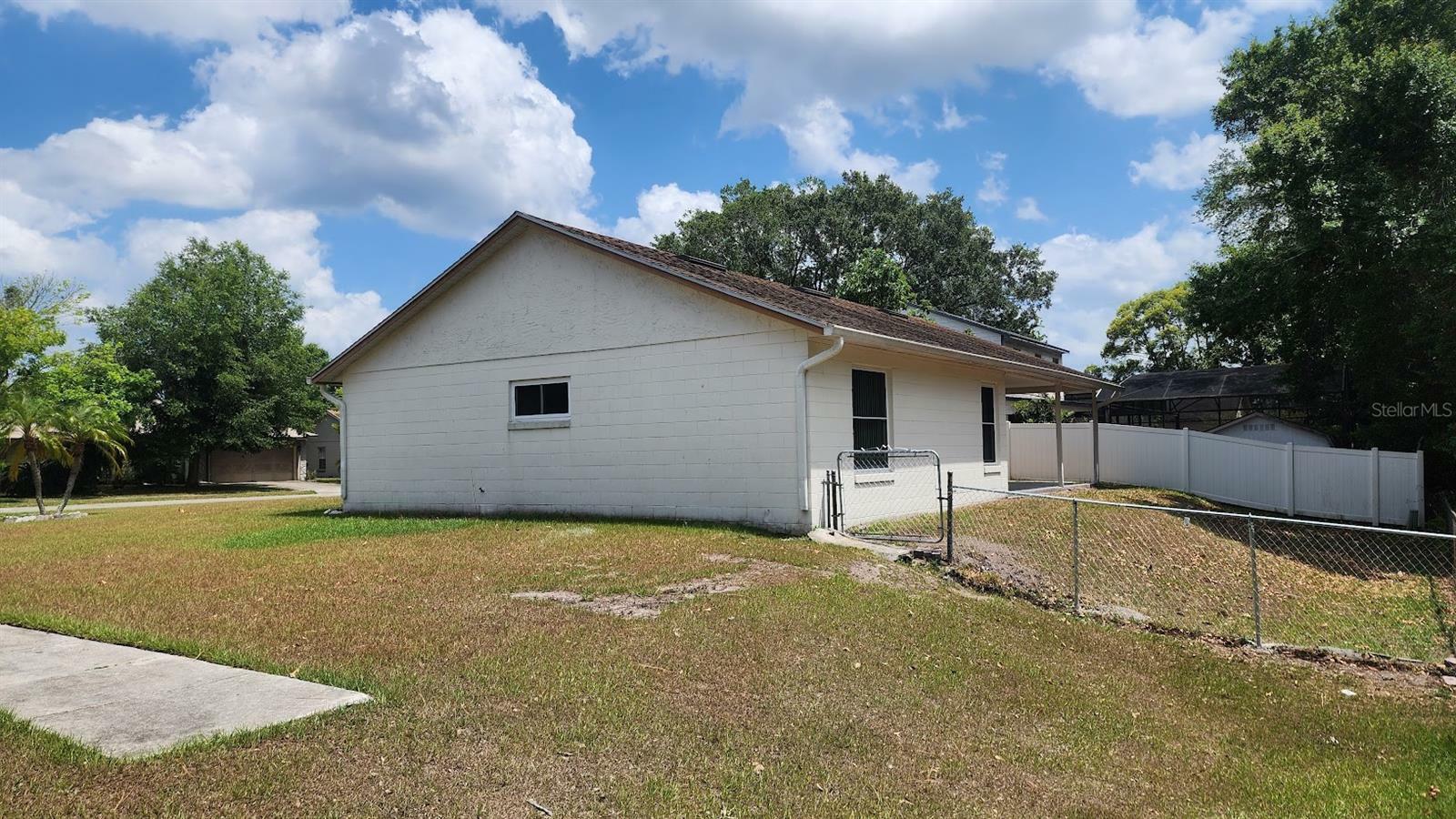 Property Photo:  2670 Dixie Lane  FL 34744 