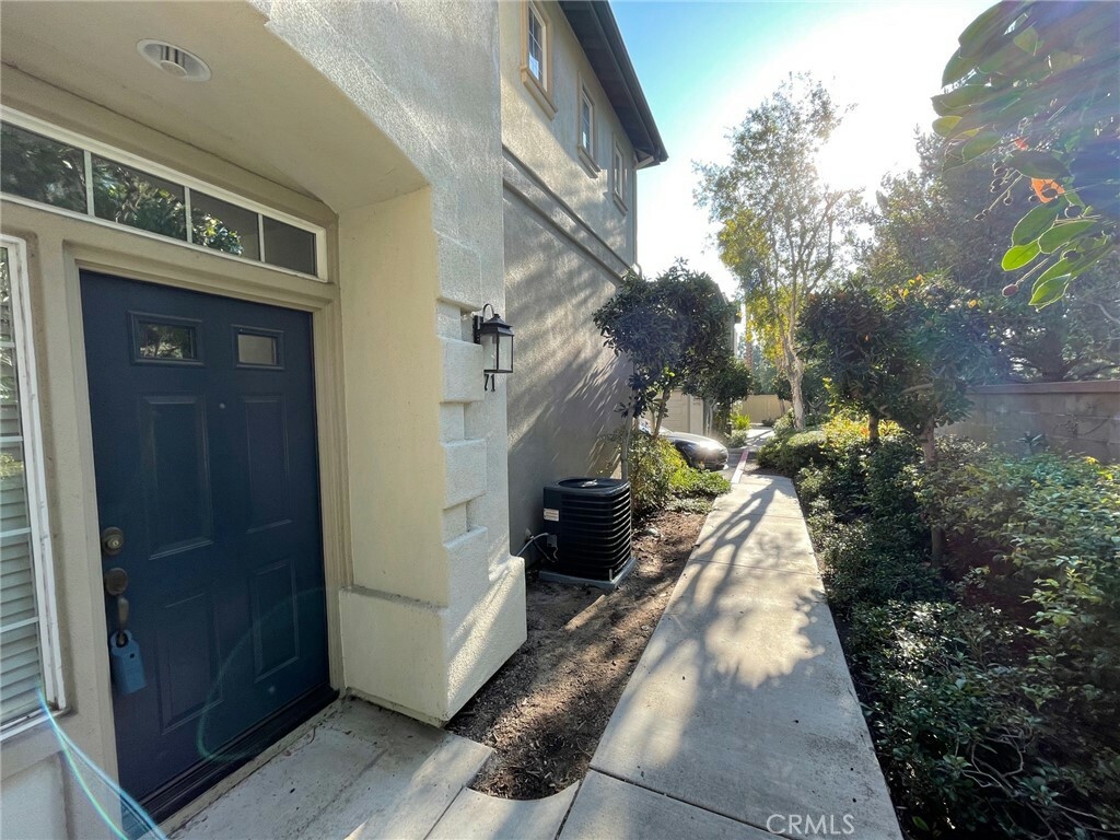 Property Photo:  971 Somerville  CA 92620 