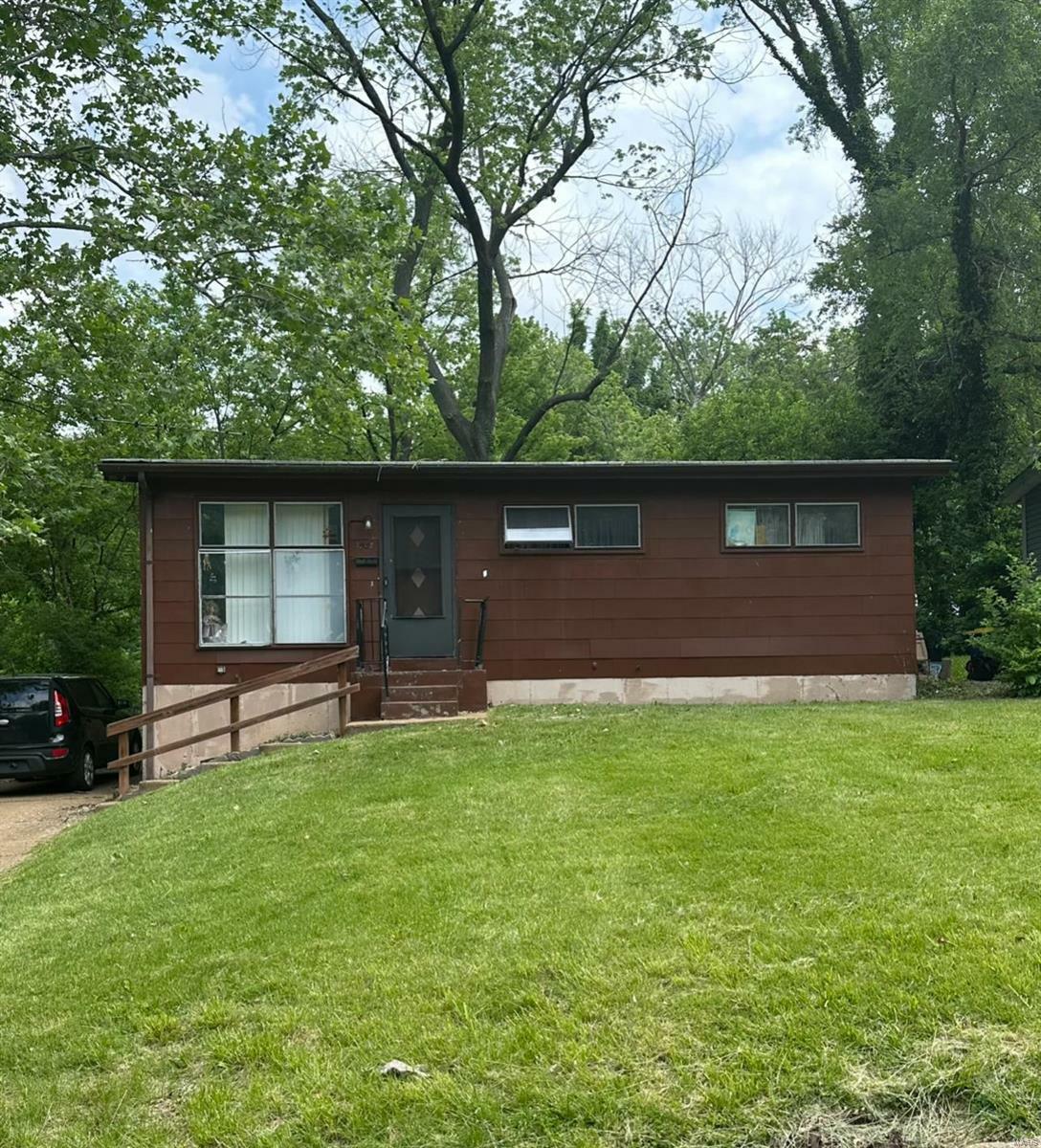 Property Photo:  3908 Cranberry Lane  MO 63121 