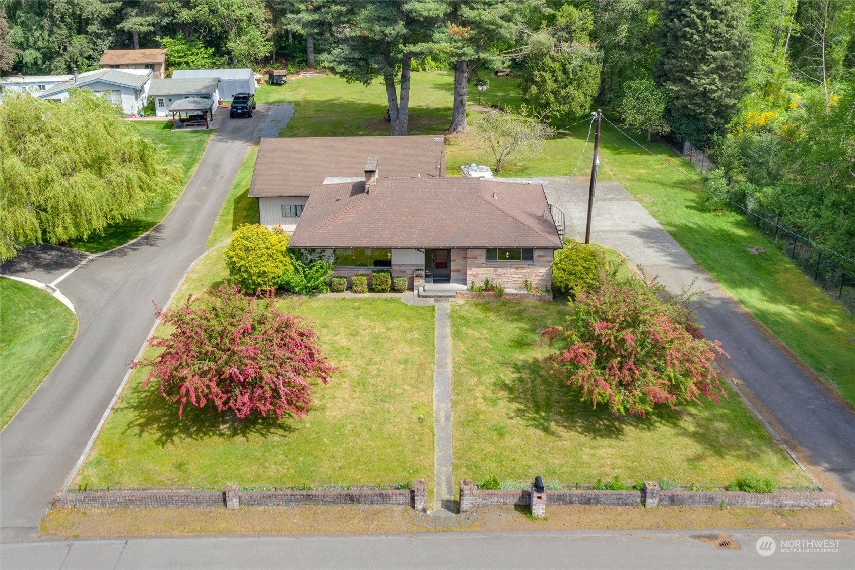 Property Photo: 13411 Manor Way WA 98087
