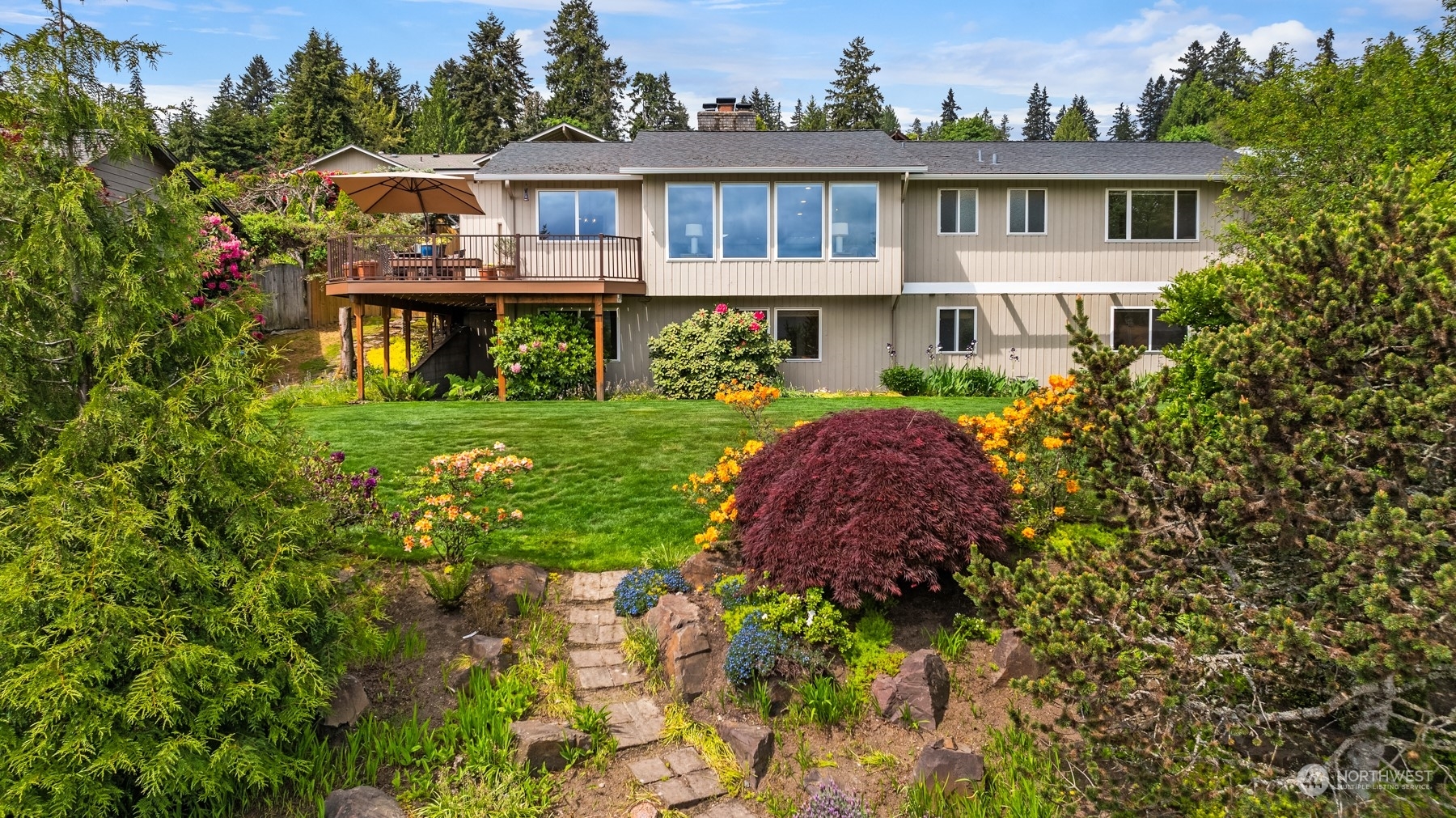 Property Photo:  17015 SE 25th Street  WA 98008 