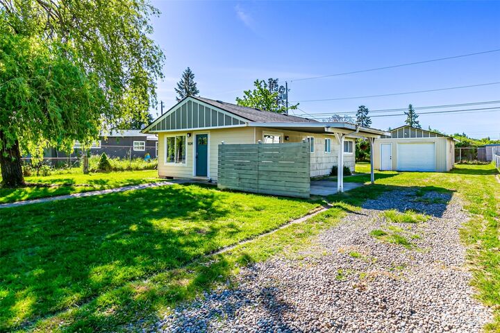 Property Photo: 1024 E 60th Street WA 98404